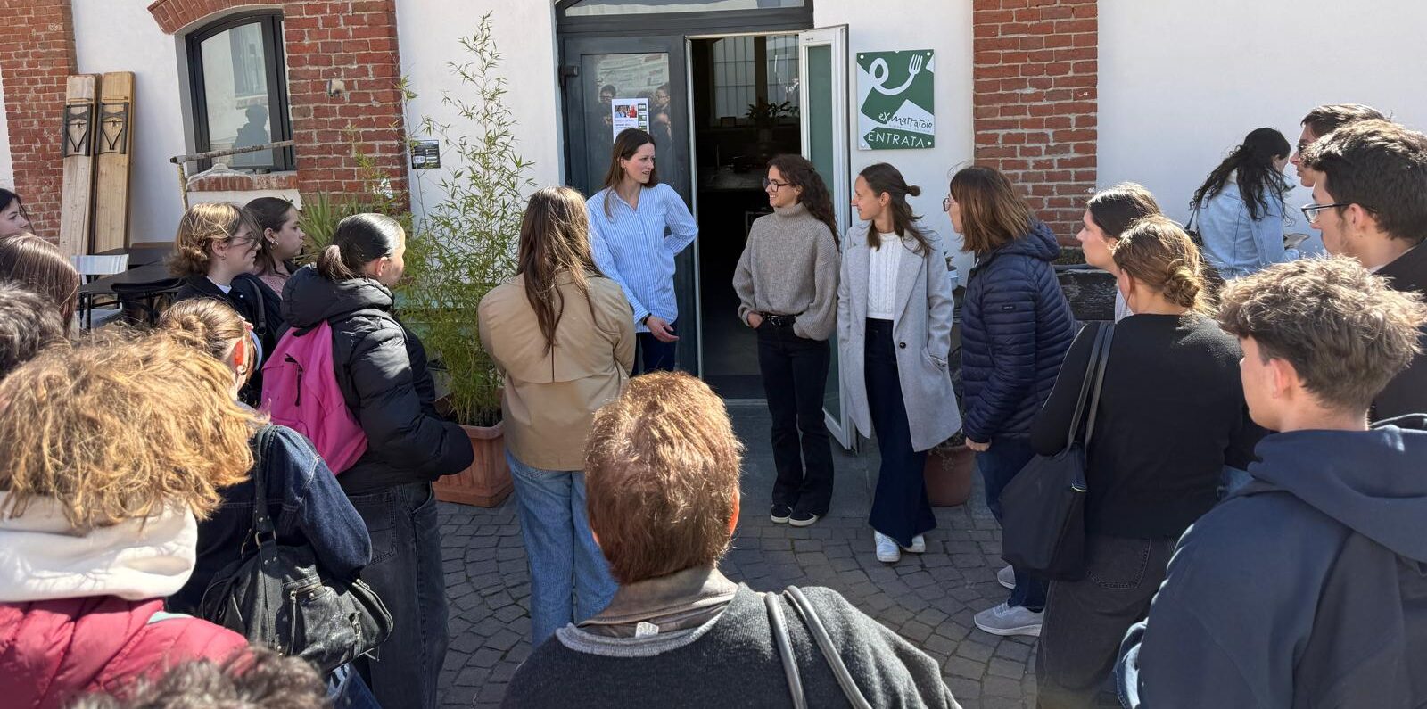 Volontariato e consumo consapevole: l’esperienza di 45 studenti tra Italia e Francia